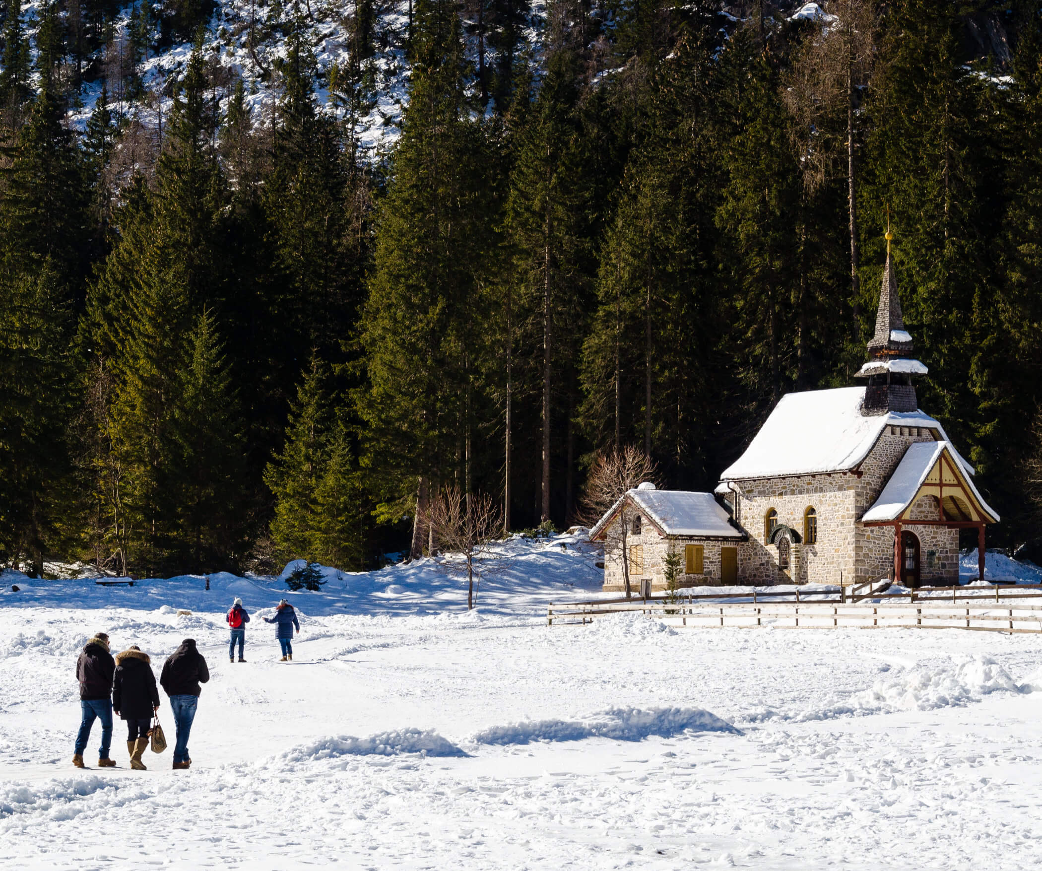 Escursione alla cappella - Lago di Braies