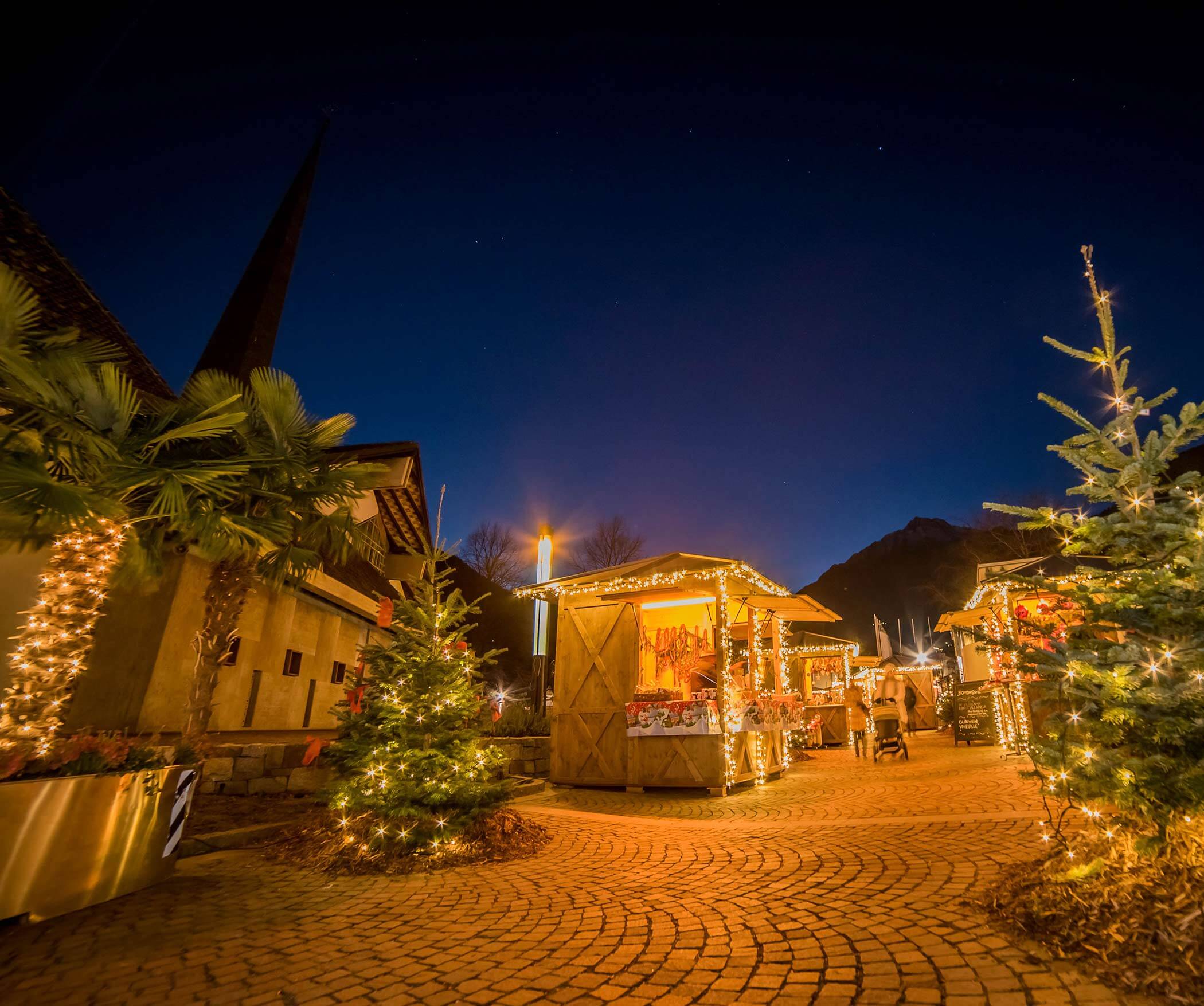 Piazza della chiesa di Lagundo Piazza della chiesa di Lagundo